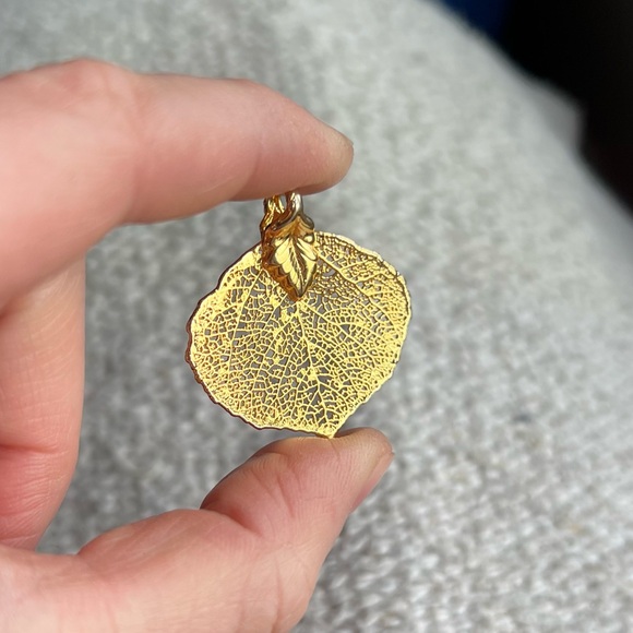 Gold Aspen Leaf Pendant - Picture 3 of 7